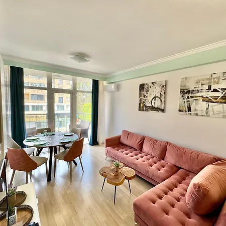 Seafront In Dasoudi Area Apartament Limassol